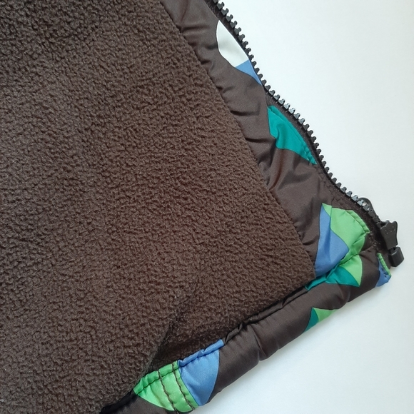 Thick Sleeveless Vest/puffer with blue/green heart - Picture 7 of 7